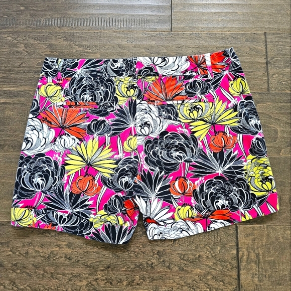 Banana Republic Women's Flowered Shorts sz 2 - Picture 2 of 5